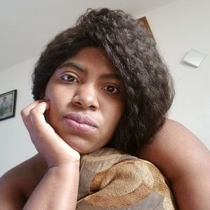 Meet your Posher, Manoucheca